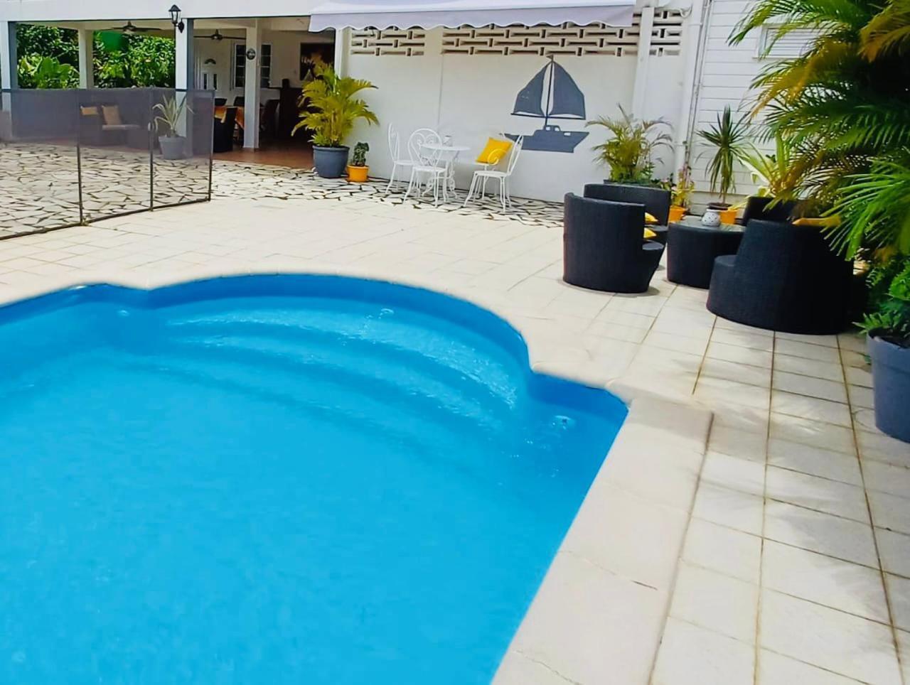 르 라망탱 Coquet F2 Climatise Avec Piscine Au Lamentin 아파트 외부 사진